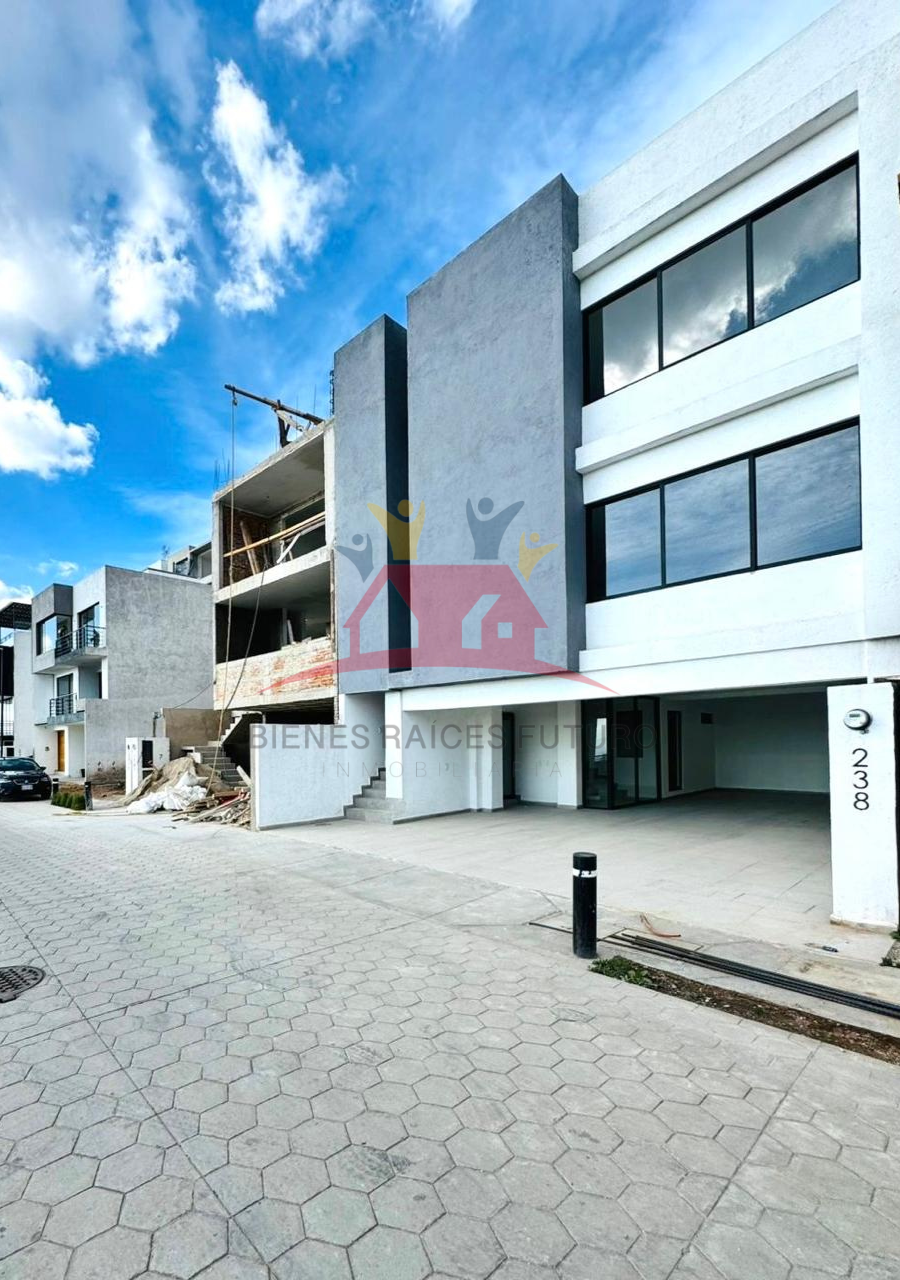 Casa en venta, Residencial Moncayo, Zona Esmeralda, Edo de Mex.